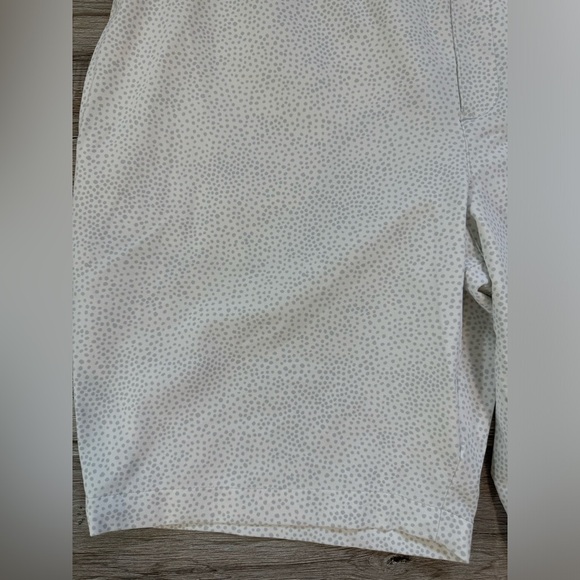 Under‎ Armour~ Women’s UA Links Printed Shorts White/ Gray Size 16 New 9” Inseam - Picture 4 of 12